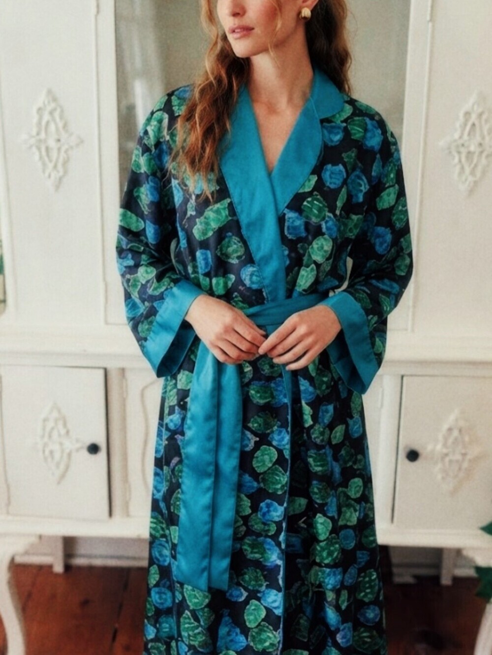 Victoria's Secret Gold Label Shell Print Satin Robe M/L - Picture 1 of 6